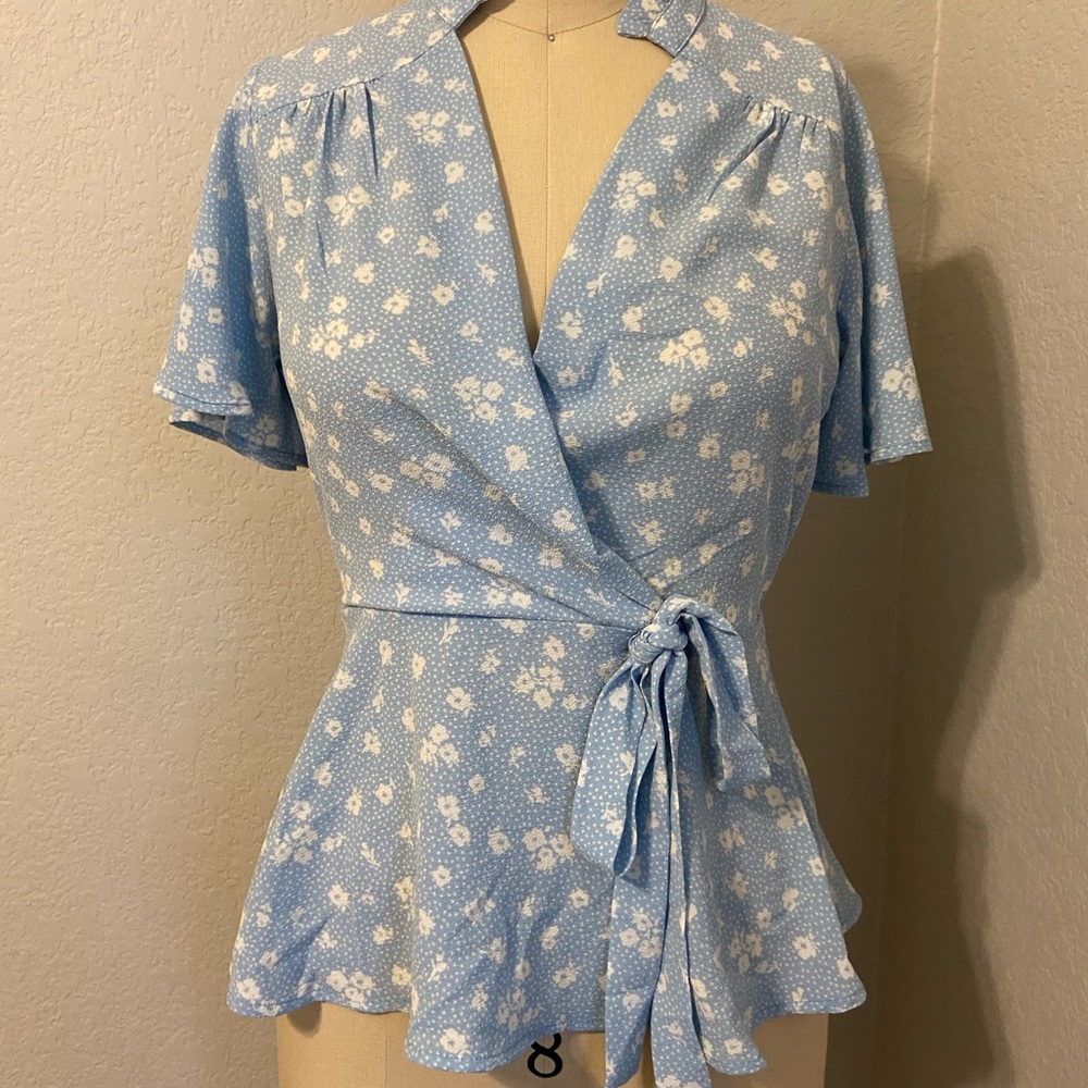 Blue floral top